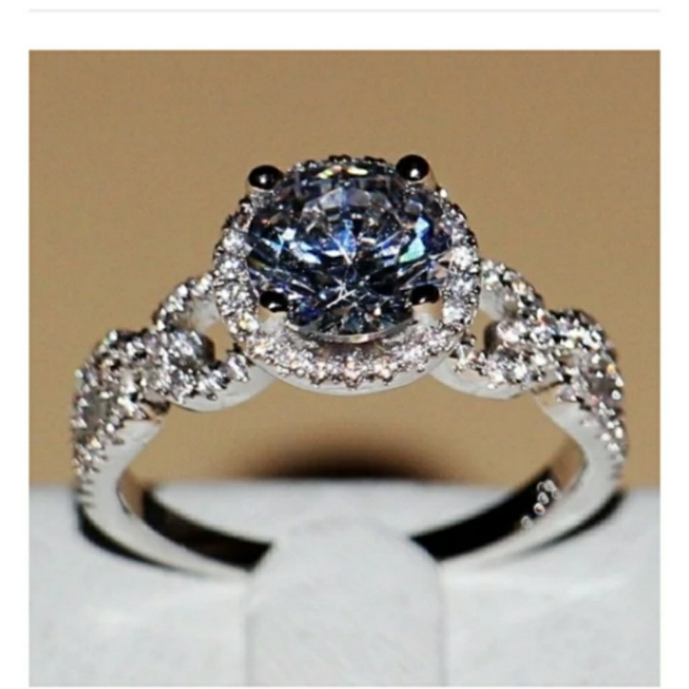 New 925 Diamonique Ring Size 6